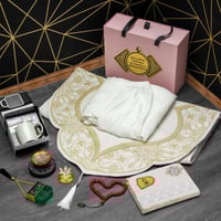 بوكس رمضاني راقي بطقم صلاة أنيق مع إكسسوارات نسائي...