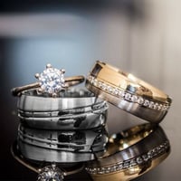 طقم دبلتنين مع خاتم بتصميم راقي من الفضة المطلية ذ...