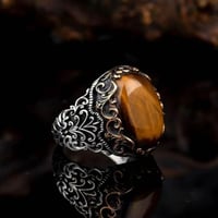خاتم مرصع بحجر عقيق عين النمر الطبيعي - فضة مصاغة...