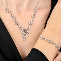 طقم راقي فضة عيار 925 بتفاصيل فريدة و بريق إستثنائ...