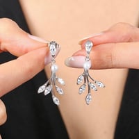 طقم فضة مصاغ بلمسة من الفخامة مرصع بأججار اللؤلؤ و...