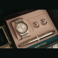 طقم رجالي مصمم بلمسة من الفخامة مع ساعة بعداد تاري...