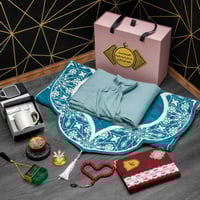 بوكس رمضاني راقي بطقم صلاة أنيق مع إكسسوارات نسائي...