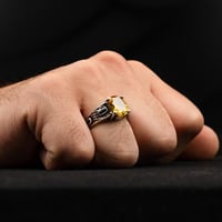 خاتم فضة أنيق بحجر سترين مميز وفصوص فيروز جانبية ج...