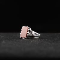 خاتم فضة أنيق بحجر عقيق أحمر مميز وتفاصيل منحوتة ب...