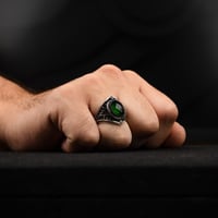 خاتم راقي بصياغة جانبية متشابكة - فضة بحجر زركون أ...