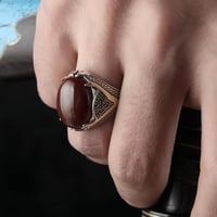 خاتم راقي من الفضة الخالصة عيار 925 - مرصع بحجر عق...