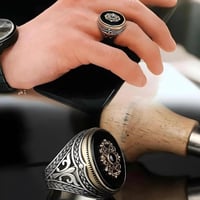 خاتم من الفضة الخالصة مصاغة بنقش اسلامي مميز و بحج...