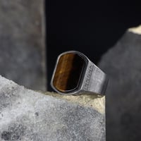 خاتم راقي بحجر عقيق عين النمر الطبيعي - فضة مطفية...