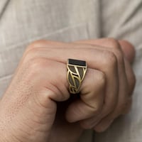 خاتم بصياغة أنيقة من الفضة الخالصة عيار 925 بحجر أ...