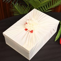 بوكس إهداء فخم بتغليف قماشي راقي جاهز للإهداء و بت...