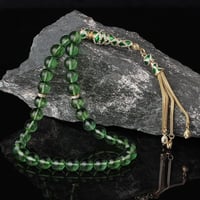 سبحة أنيقة من خرز الفاتوران بشرابة مميزة و فواصل ف...