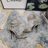 كعب سان لوران