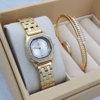 اطقم نسائيه