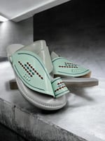 حذاء شرقي بجودة عالية