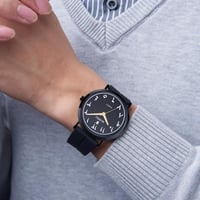 ساعة اليوم الوطني جلد بارقام عربيه ضمان 3سنوات