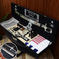 بوكس ملكي رجالي باللون الفضي المكلي