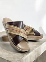 حذاء شرقي أنيق وفريد