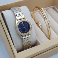 اطقم نسائيه