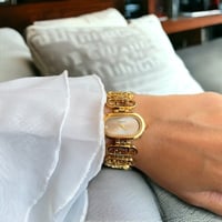 ساعة نسائية بلـون ذهبي