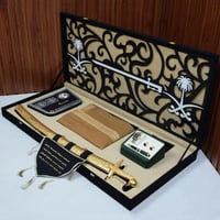 هدايا ملكية فخمة بسيف ليزر مع مبخرة مكتبية راقية ب...