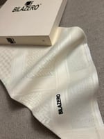 شماغ بليزارو لون بيج فخم