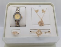 طقم نسائي راقي متكامل