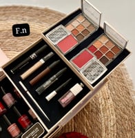 بوكس مكياج جميل ومتكامل