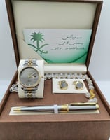 طقم رجالي راقي متكامل بتصميم انيق