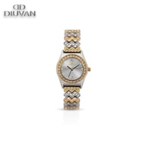 ساعة نسائية باللون الفضي والذهبي