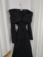 فستان "إيفور" الأسود - أناقة الباربي والبليسيه