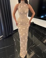 فستان سهرة دانتيل مطرز بلؤلؤ وورد ليزر – تصميم ضيق...