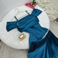 فستان سهرة بترولي خامة تفته استرتش على تطريز كرستا...