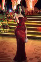 فستان سهرة عنابي فاخر مرصّع بفصوص الزركون مع بطانة...