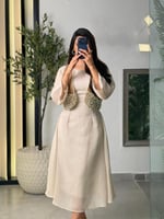 فستان كتان ميدي مع سديري مطرز باللؤلؤ