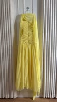 فستان سهرة أصفر "كيب" بتصميم درابيه راقي