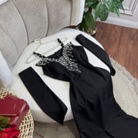 فستان أسود سهرة خامة لكرى صدر تطريز كرستال يدوي عل...