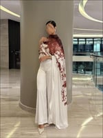 وصف المنتج: ​أضيفي لمسة من الرقي الخالص إلى خزانة...