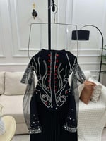 ارتدي الفخامة مع فستان رمضاني أسود طويل بتطريز يدو...