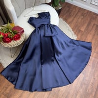 فستان سهرة كحلي خصر فيونكة تطريز يدوي خامة ميكادو...