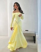 فستان سهرة ملكي بتصميم أنيق بلون واحد