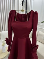 فستان باربي خمري أنيق قصير بأكمام طويلة