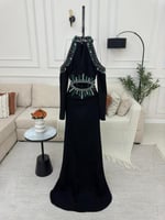 فستان باربي اسود بتصميم مكشوف الأكتاف