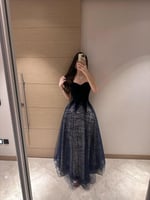 فستان سهرة كحلي ملكي بتصميم راقٍ وفصوص زركون فاخرة