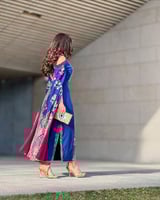 جلابية زرقاء أنيقة بتطريز فاخر لسهرات رمضان 2025