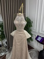 فستان سهرة ملكي بتطريز خرز فاخر وأكمام جازار منسدل...