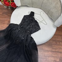 فستان سهرة اسود خامة تل مشجر تطريز فصوص