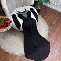 فستان أسود سهرة خامة لكرى صدر تطريز كرستال يدوي عل...