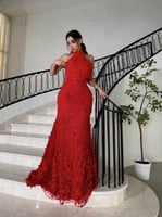 فستان سهرة فخم بلونين احمر وموف بخامة تل مطرز ورد...