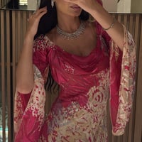 فستان "نسمة العيد" من الحرير الطبيعي ومرصع بفصوص ا...